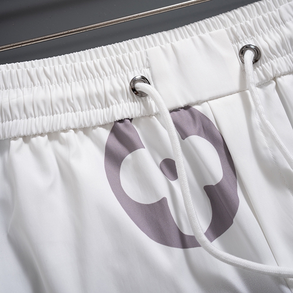 ブランドハーフパンツ側面デザイン